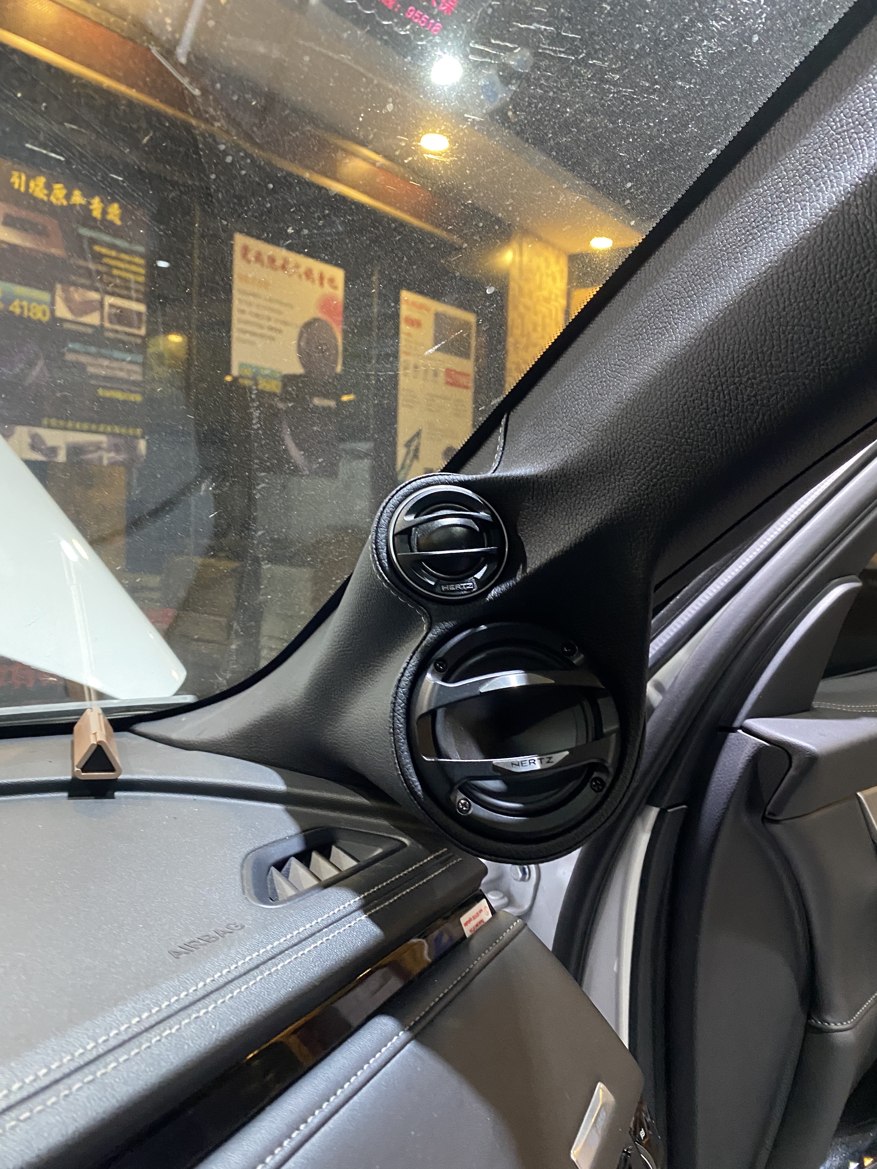 长安cs95A柱安装赫兹喇叭倒模