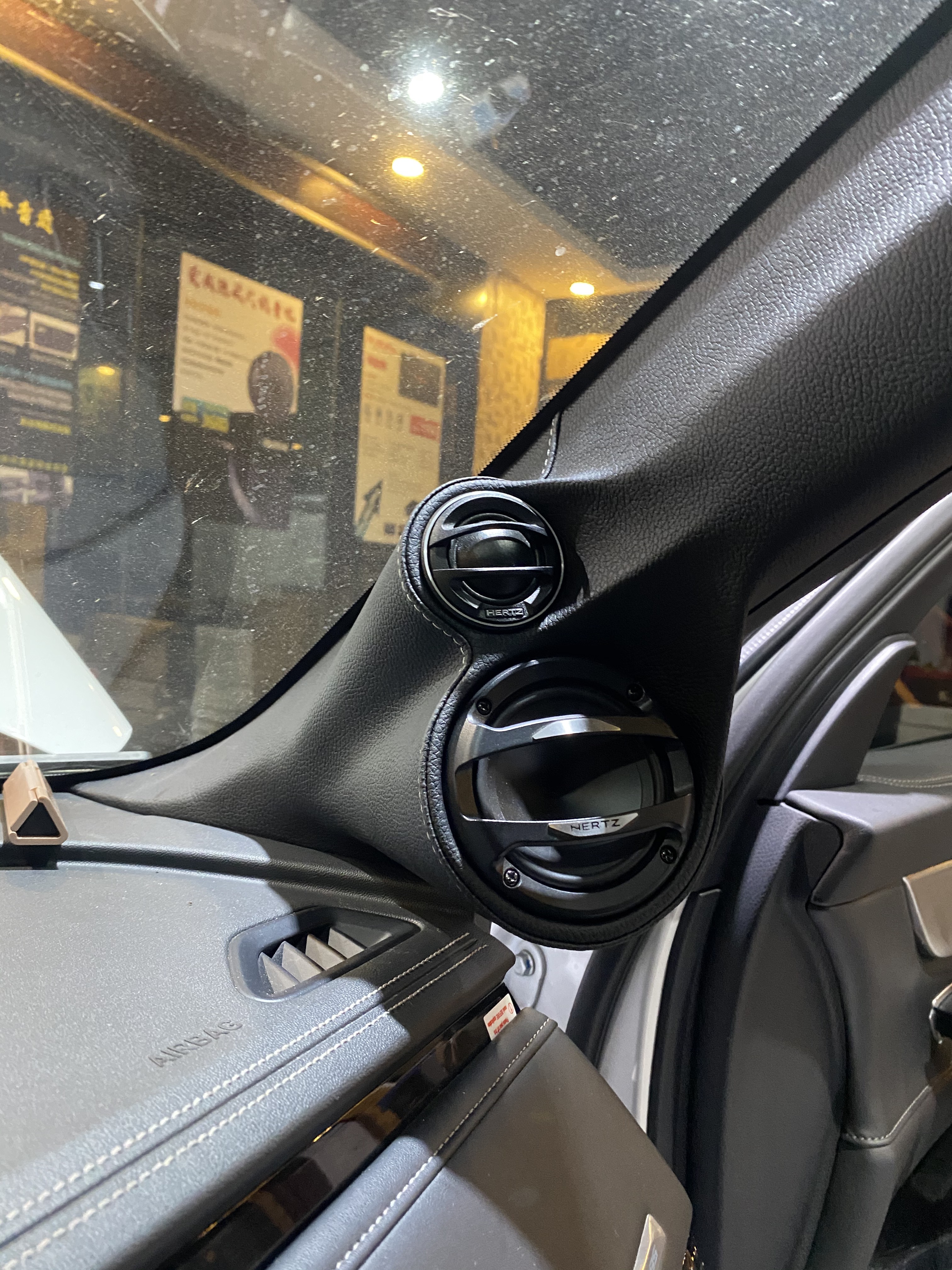 长安cs95A柱安装赫兹喇叭倒模