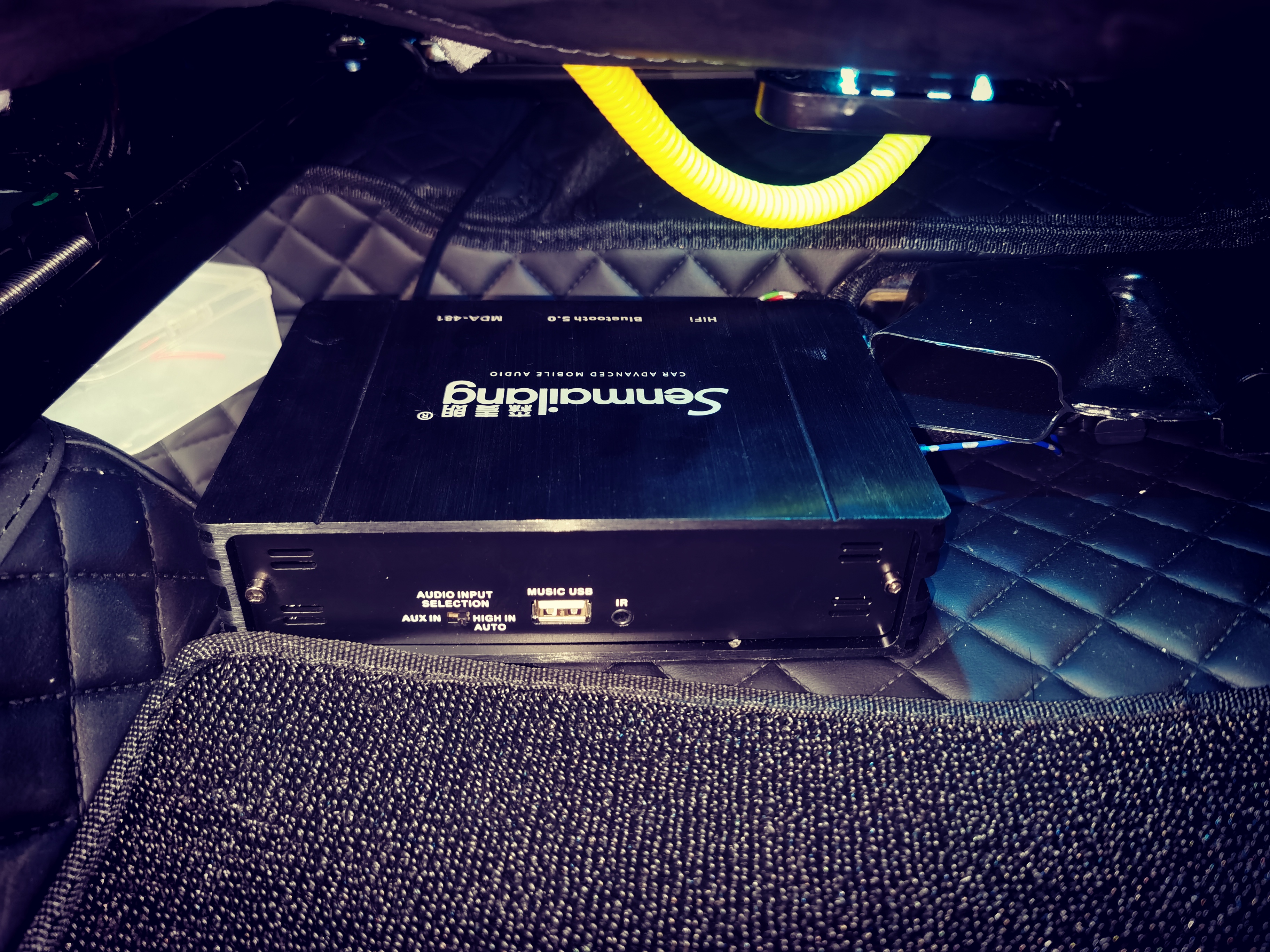 捷途X70PLUS音响升级，解决中置喇叭和全车喇叭的声场协调，打造每个座位皇帝位听感

中置喇叭：法国劲浪165AS3中音

DSP功放：香港森麦朗MDA481 DSP功放