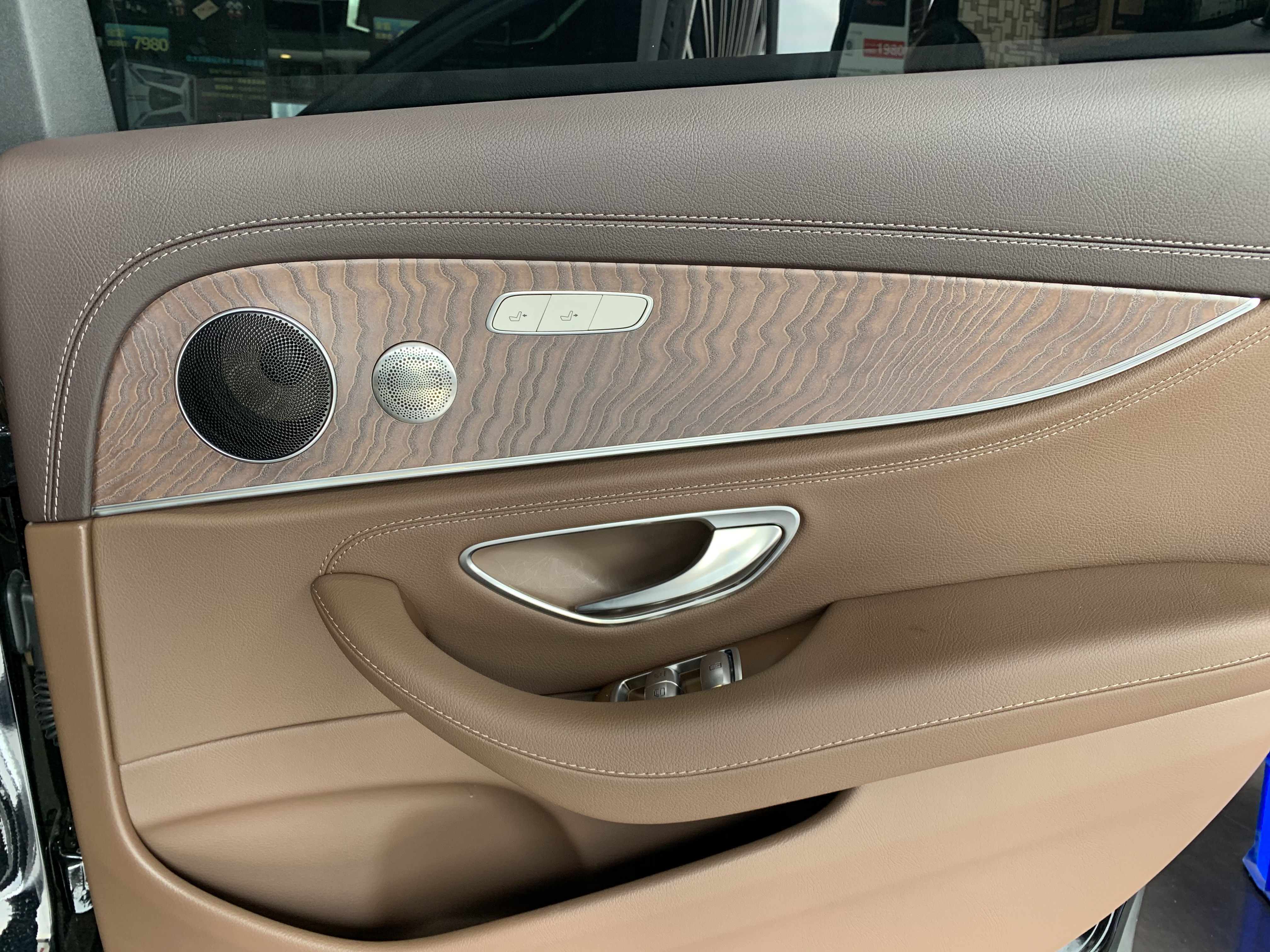 奔驰E300L，劲浪亚麻盆奔驰专用喇叭