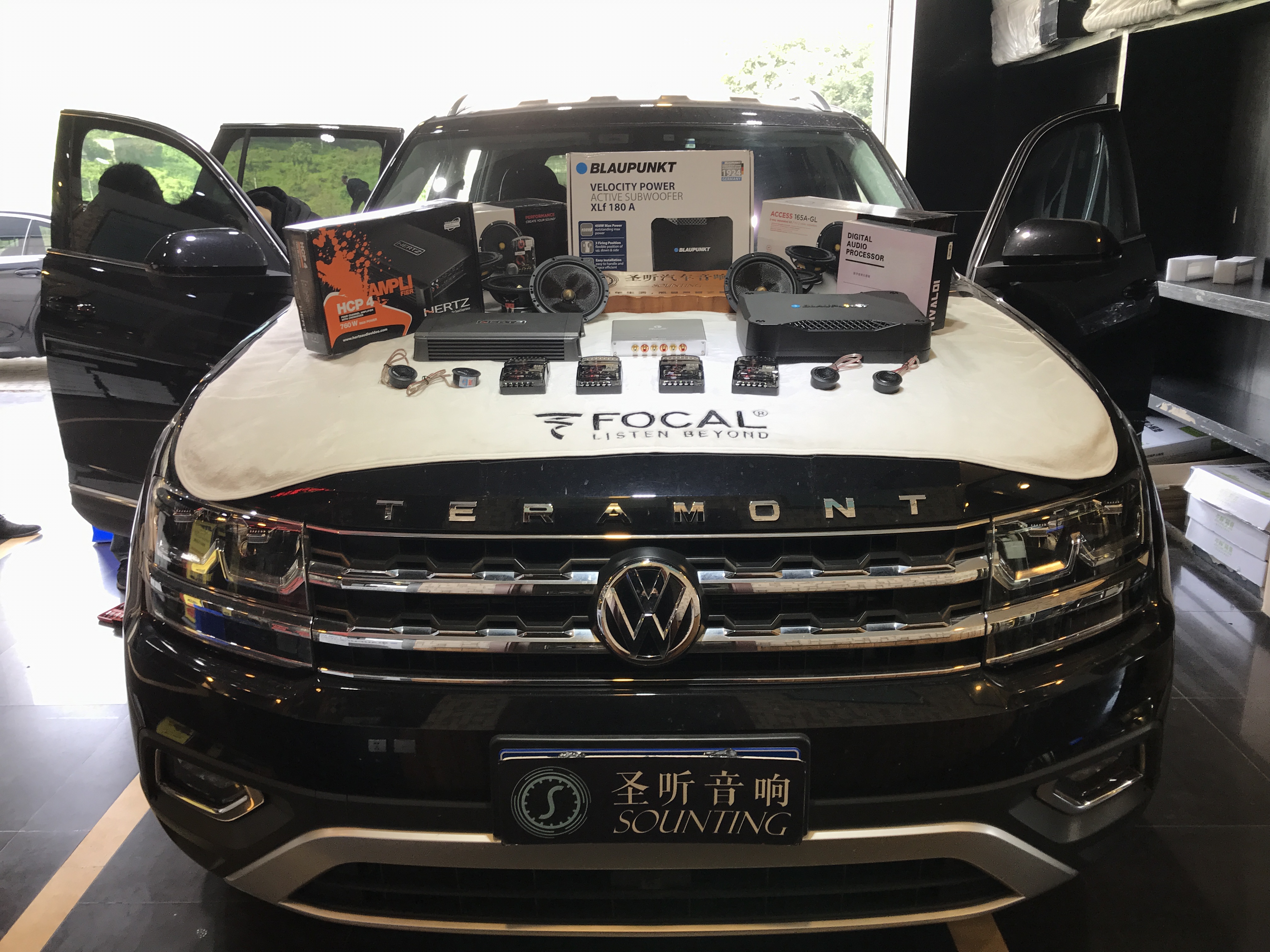 如果这都不算爱，大众途昂，前后门全部加装法国劲浪四十周年黄金纪念版165A-GL