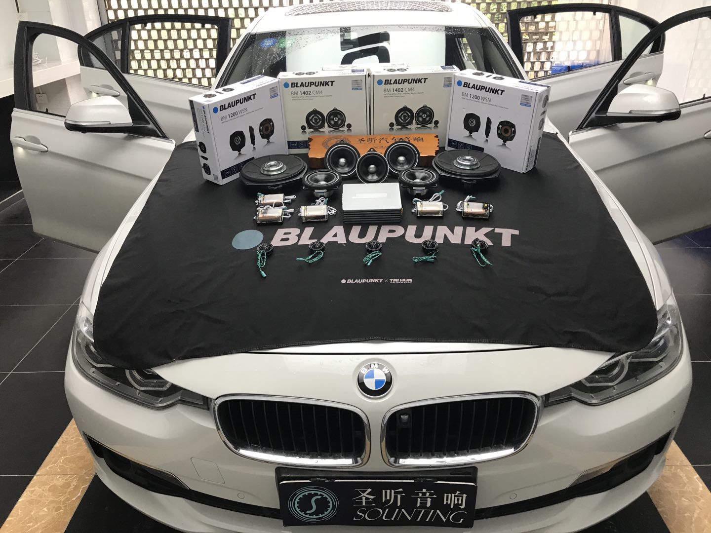 宝马3系升级德国蓝宝专车专用喇叭