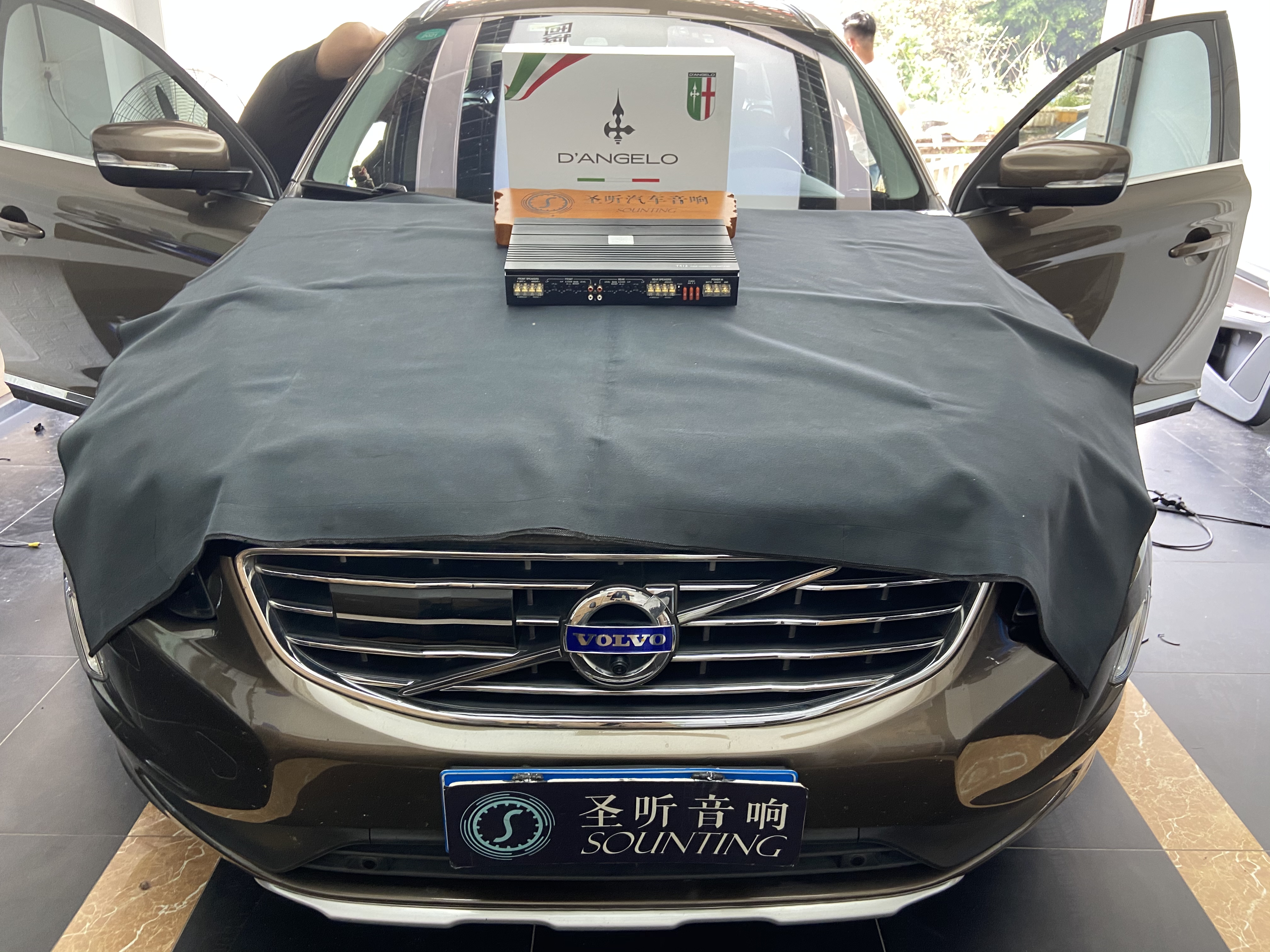 沃尔沃X60升级劲浪黄盆KX2套装喇叭
蒂安杰罗T41功放
4.8处理器