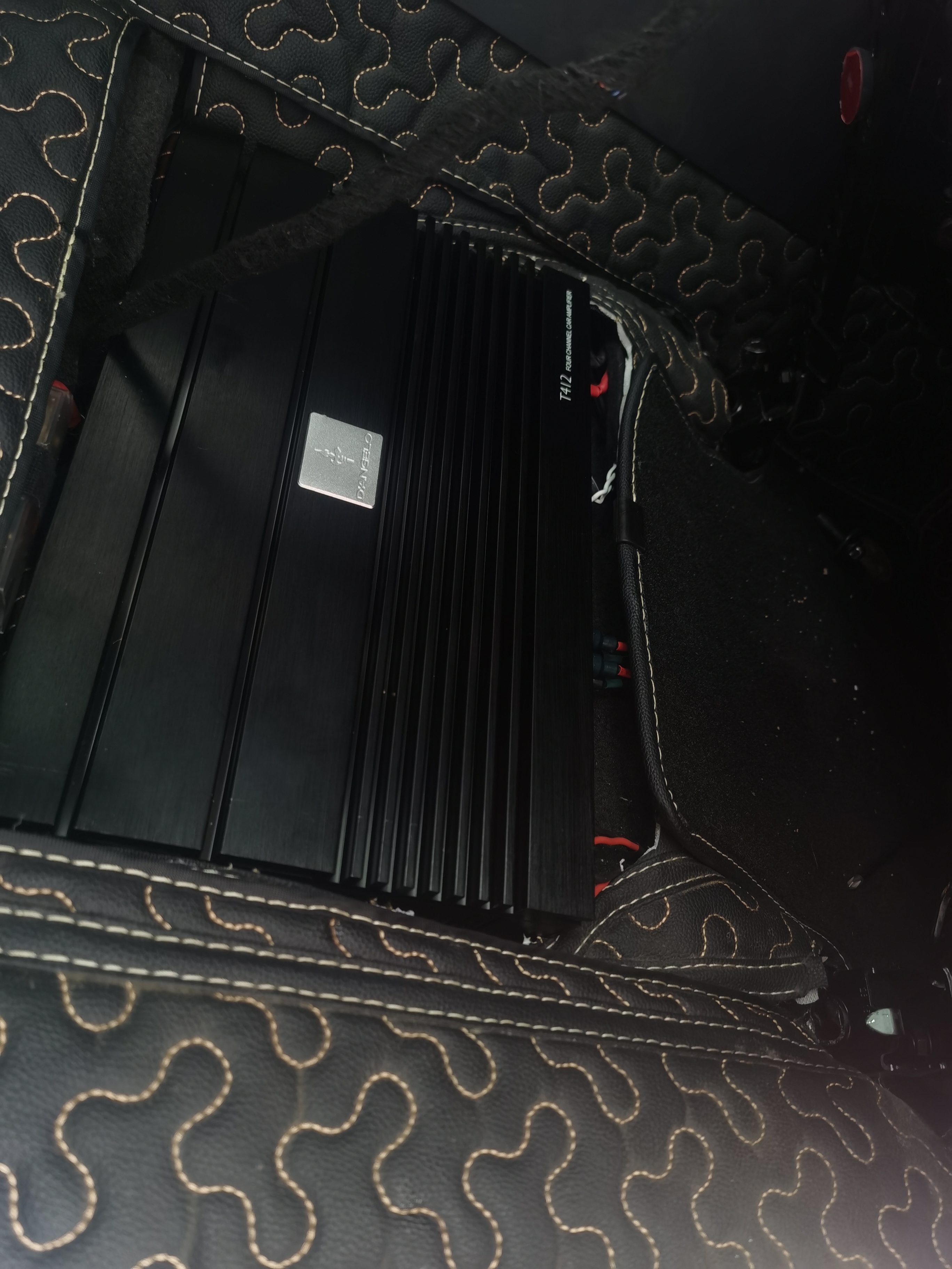 沃尔沃xc60升级
纯后继4路功放：意大利🇮🇹 蒂安杰罗T412
推动前门主动：法国🇫🇷 劲浪ES165KX2
你需要的效果立竿见影