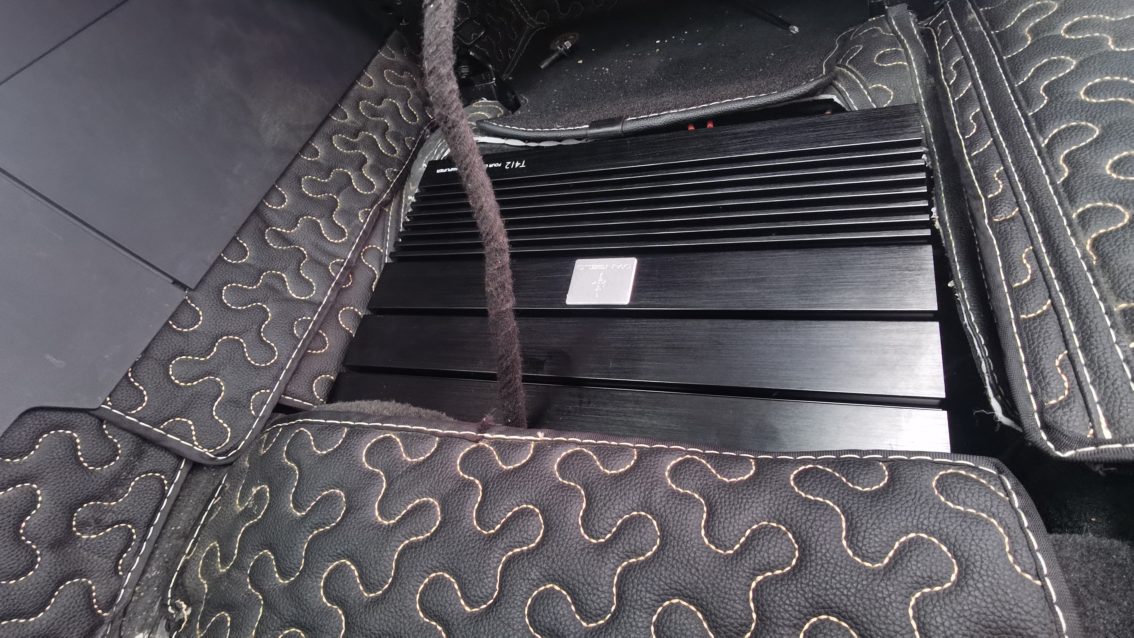 沃尔沃xc60升级
纯后继4路功放：意大利🇮🇹 蒂安杰罗T412
推动前门主动：法国🇫🇷 劲浪ES165KX2
你需要的效果立竿见影