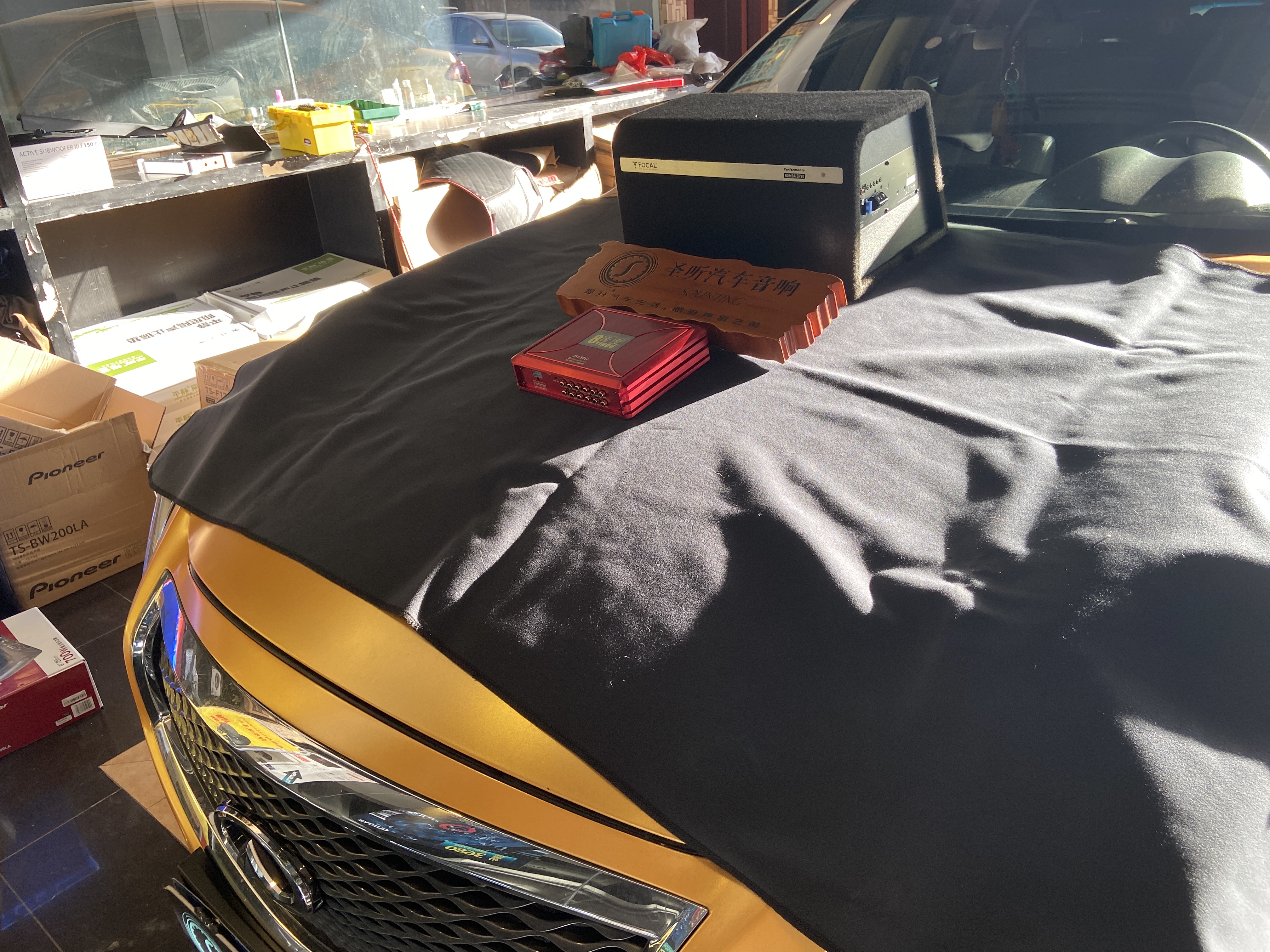 英菲尼迪Q70原车BOS音响无损升级880DSP处理器/劲浪BP20箱体炮