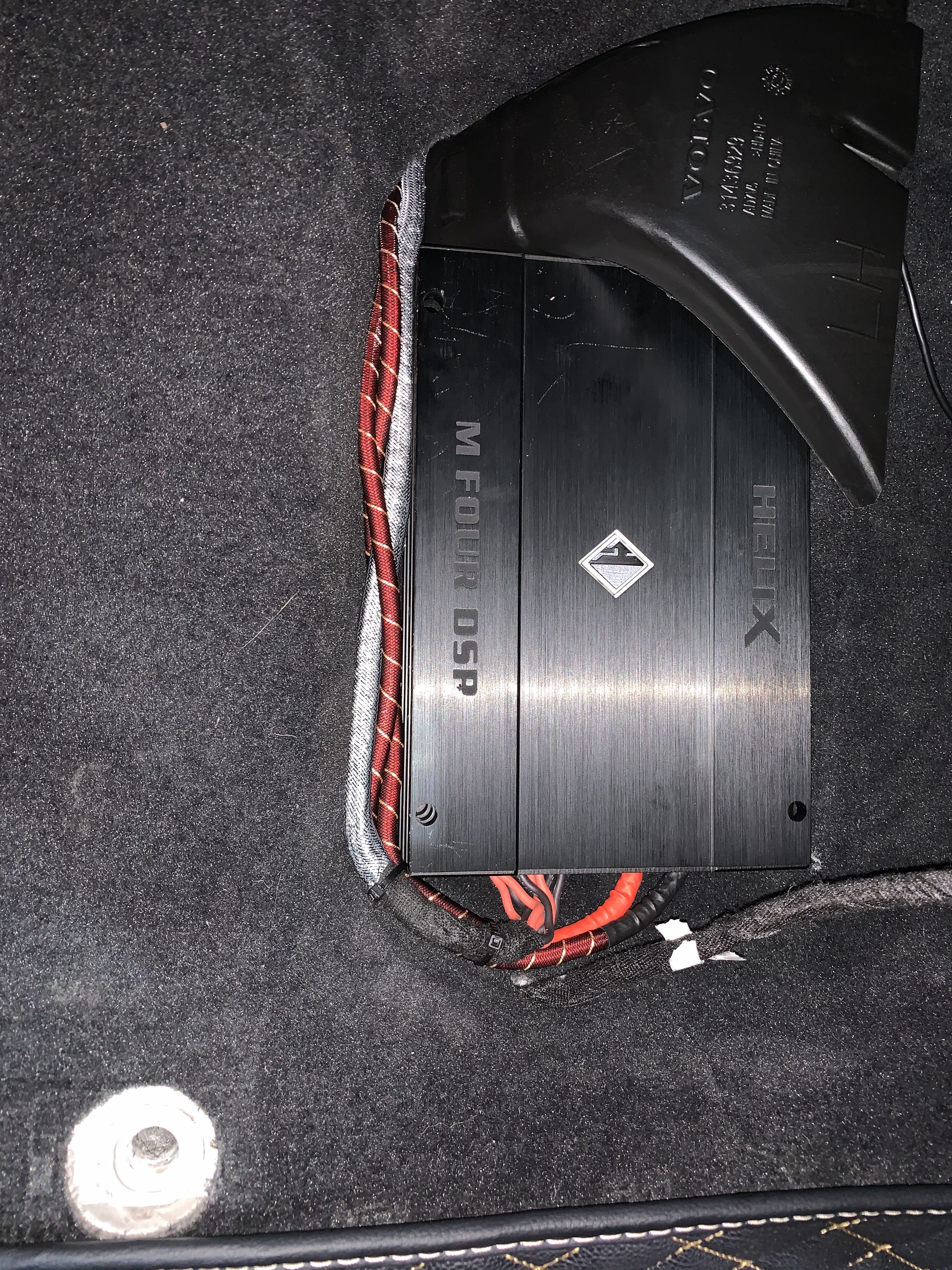 沃尔沃XC60，劲浪黄盆+喜力士M FOUR