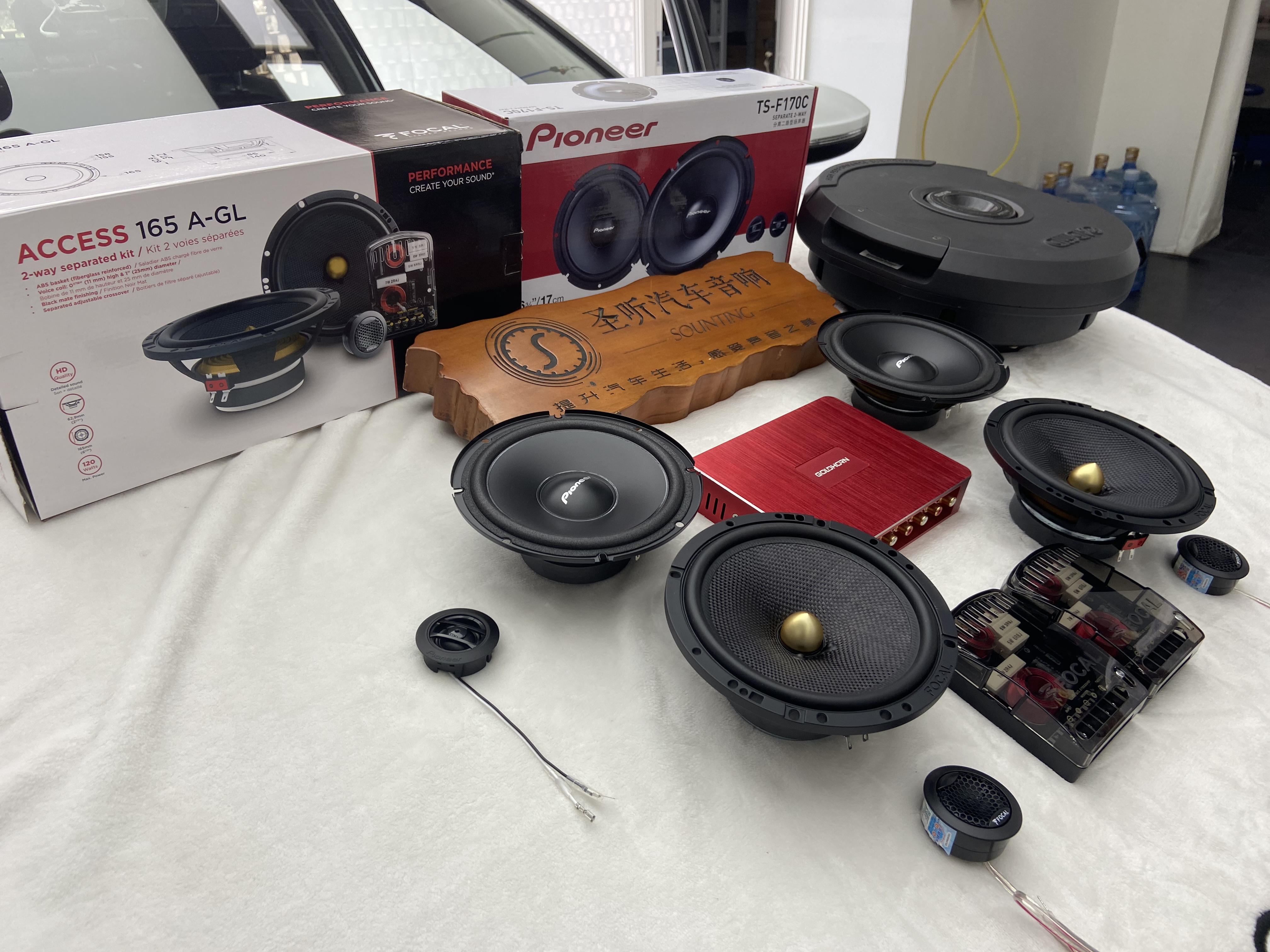 大众速腾音响升级
前门：法国🇫🇷 劲浪165A-GL
后门：日本🇯🇵 先锋F170C
处理器：哥航A3
低音：马来西亚爱薇备胎炮