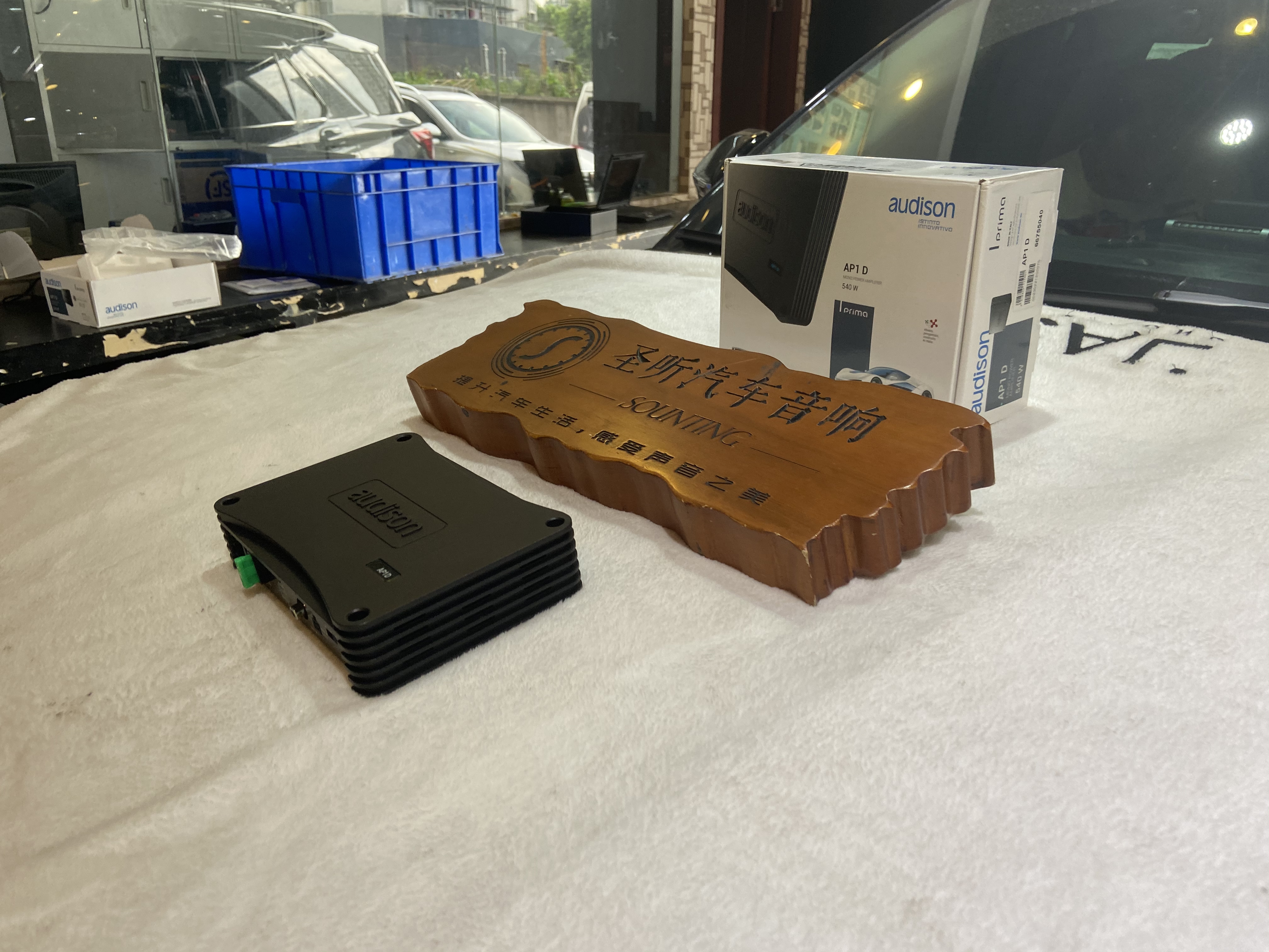福特探界者一台欧迪臣AP-1D解决原车低音不扎实，声音浑浊。