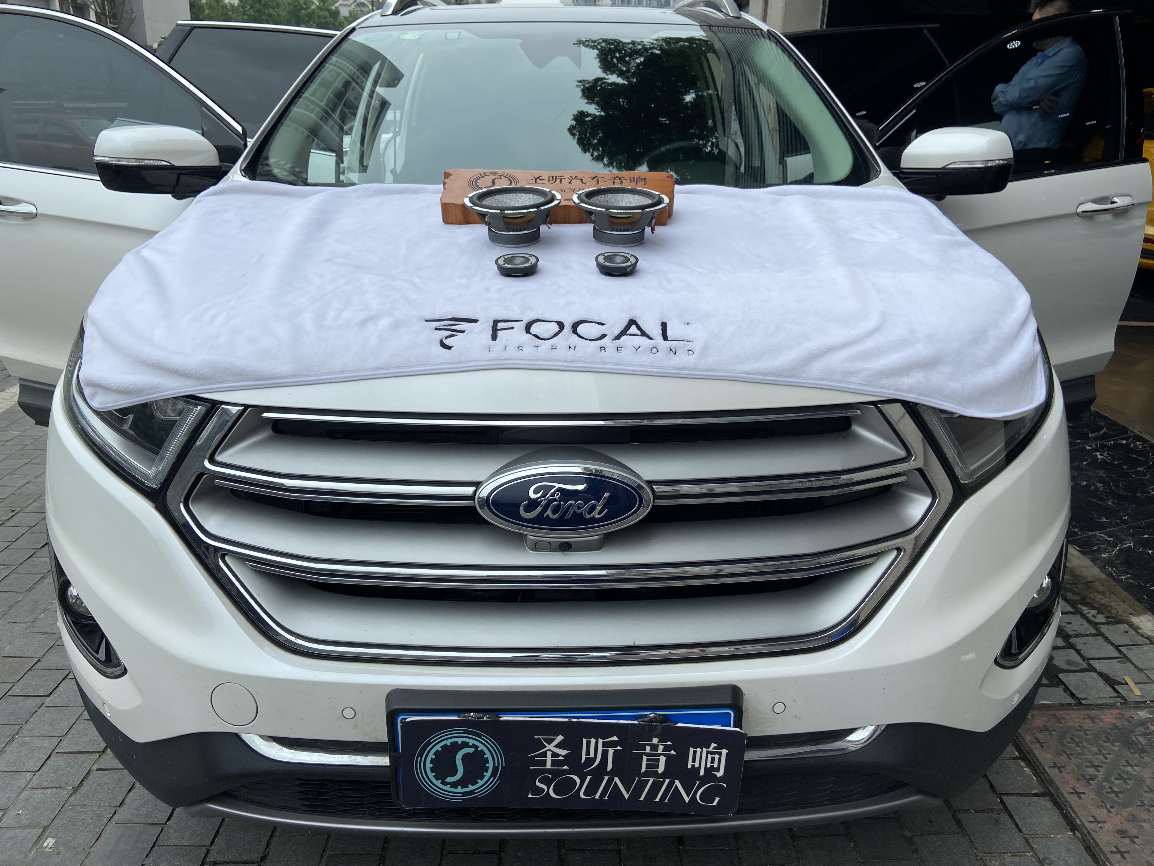 美妙的音乐陪伴美好的假期，让你旅途从此不再枯燥乏味。法国劲浪监听级乌托邦高端喇叭最大还原🎶 真实，给你想要的。
福特锐界
前门：法国🇫🇷 劲浪小乌托邦
后门：法国🇫🇷 劲浪黄盆喇叭