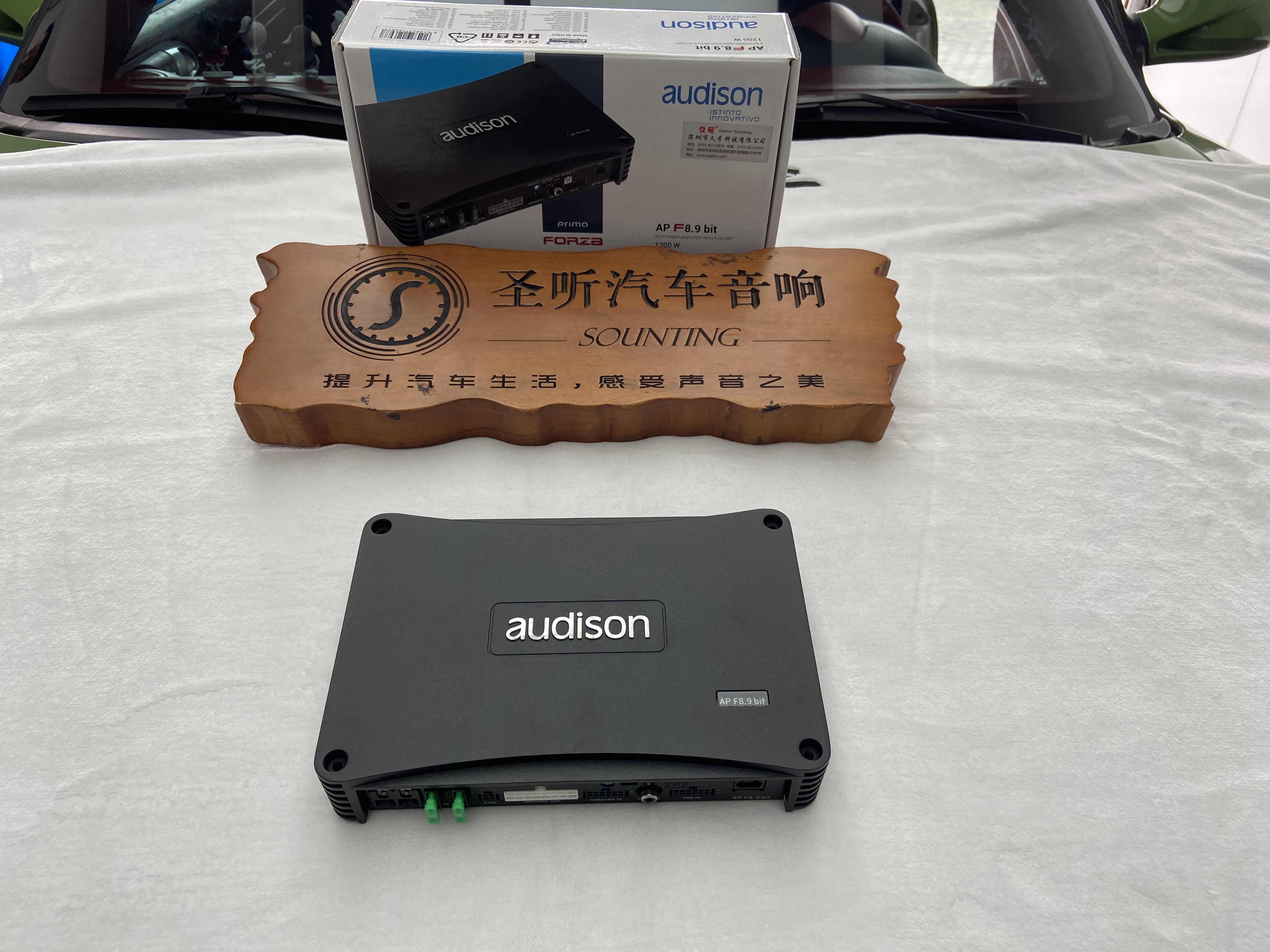 保时捷cayman再次音响升级，换掉以前的功放，加装一个欧迪臣8.9F功放
