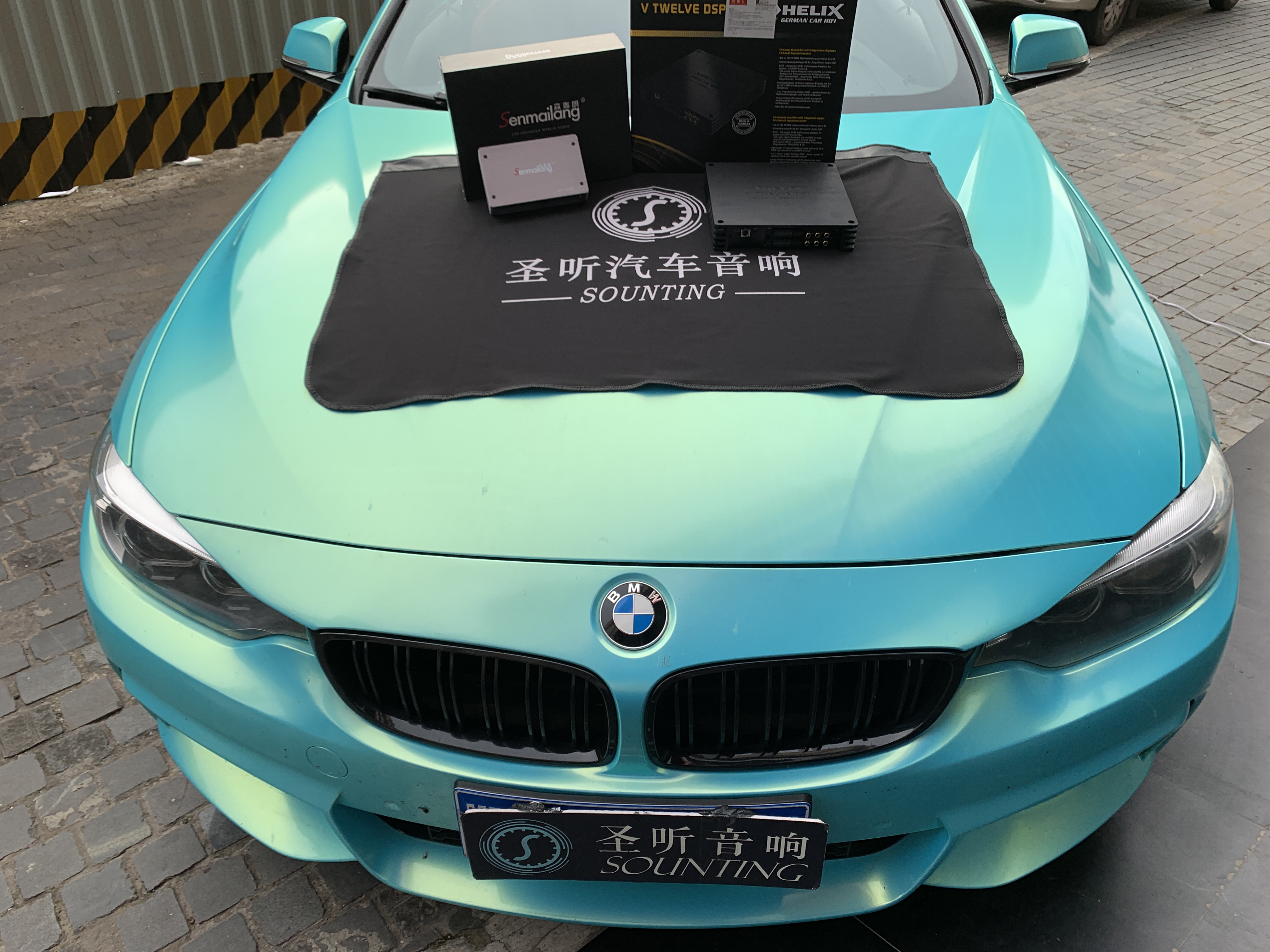 宝马4系升级喜力士V12功放+森麦朗光纤解码器