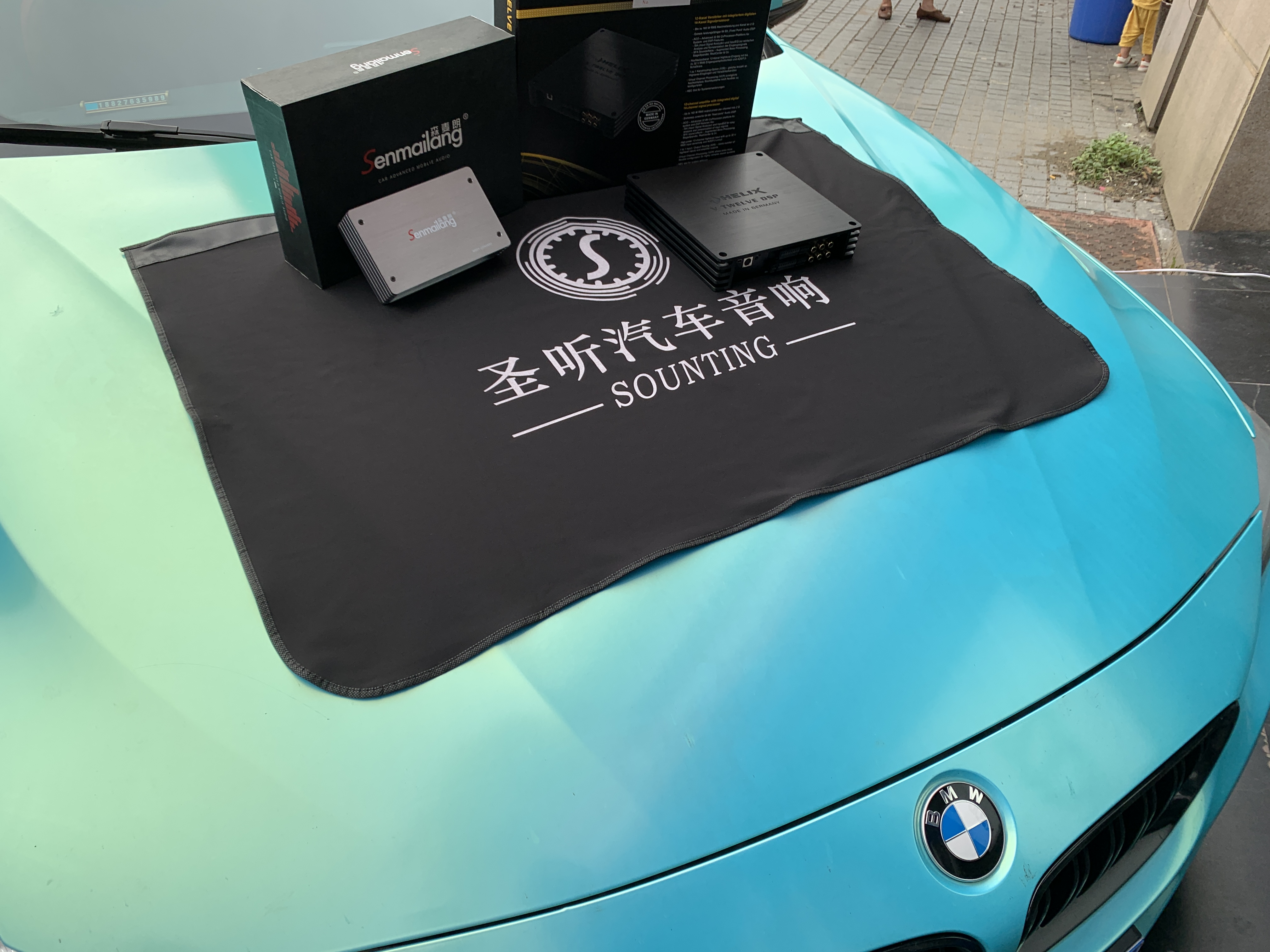 宝马4系升级喜力士V12功放+森麦朗光纤解码器