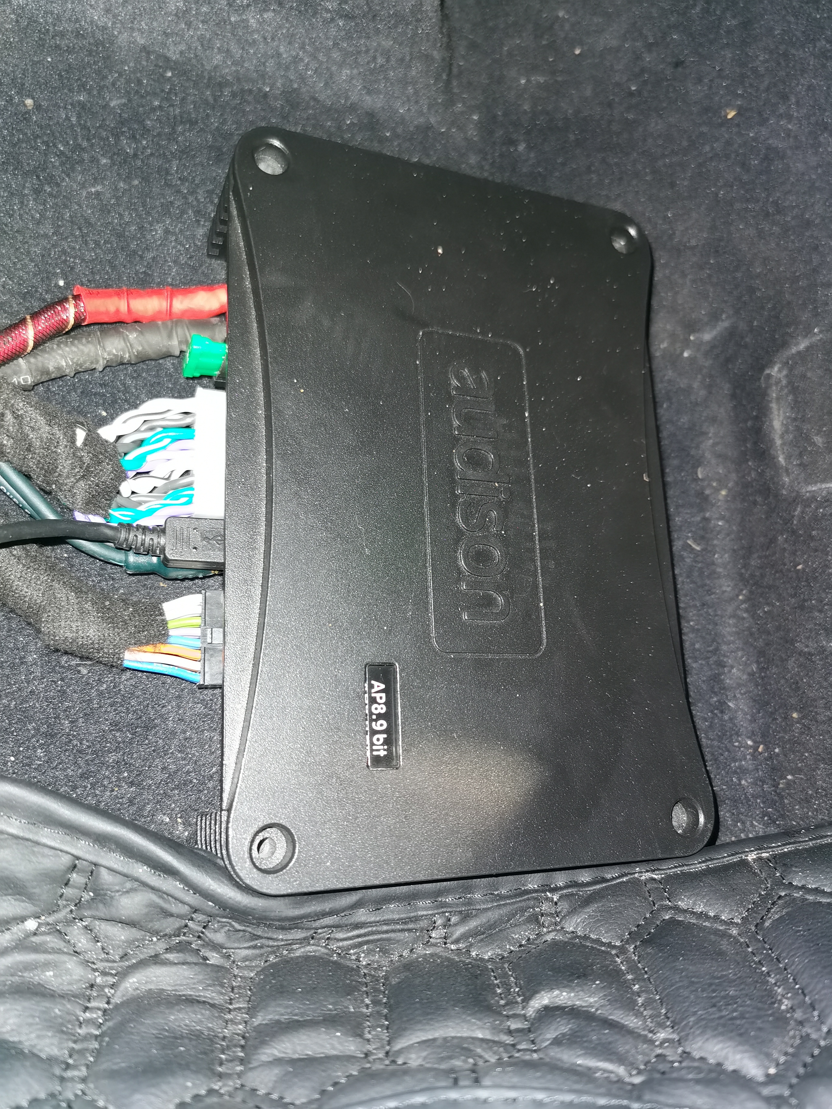 想听好声音,重庆找圣听。
行驶30多万公里的凯美瑞,车主大多都是🎶 陪伴,好的🎶 才能让你的旅途从此不再枯燥乏味,良辰美景与余音缭绕的绝佳搭配。
前声场二分频:劲浪亚麻盆
欧迪臣AP8.9DSP功放桥接推主动前声场二分频