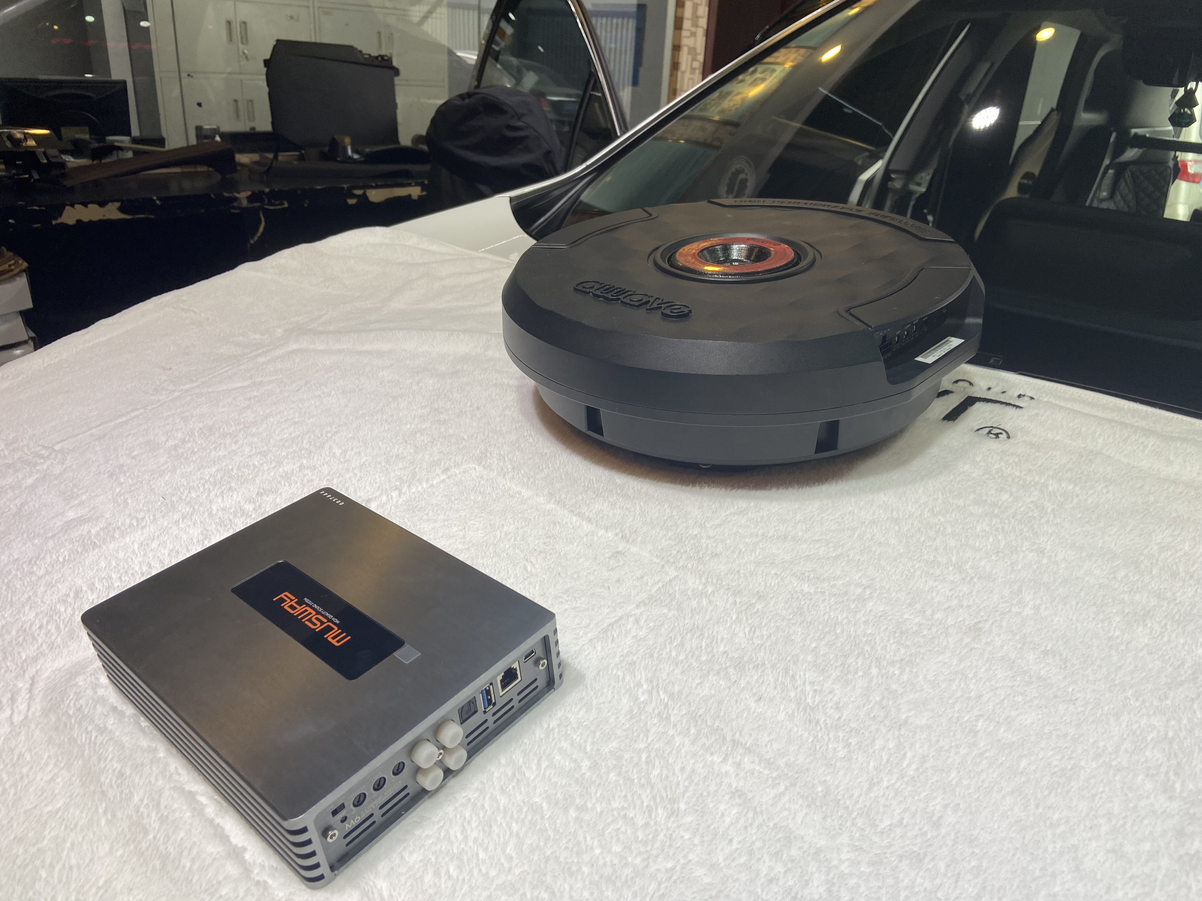 雷克萨斯RX300不动原车喇叭升级汽车音响，  musway M6DSP功放+备胎低音炮