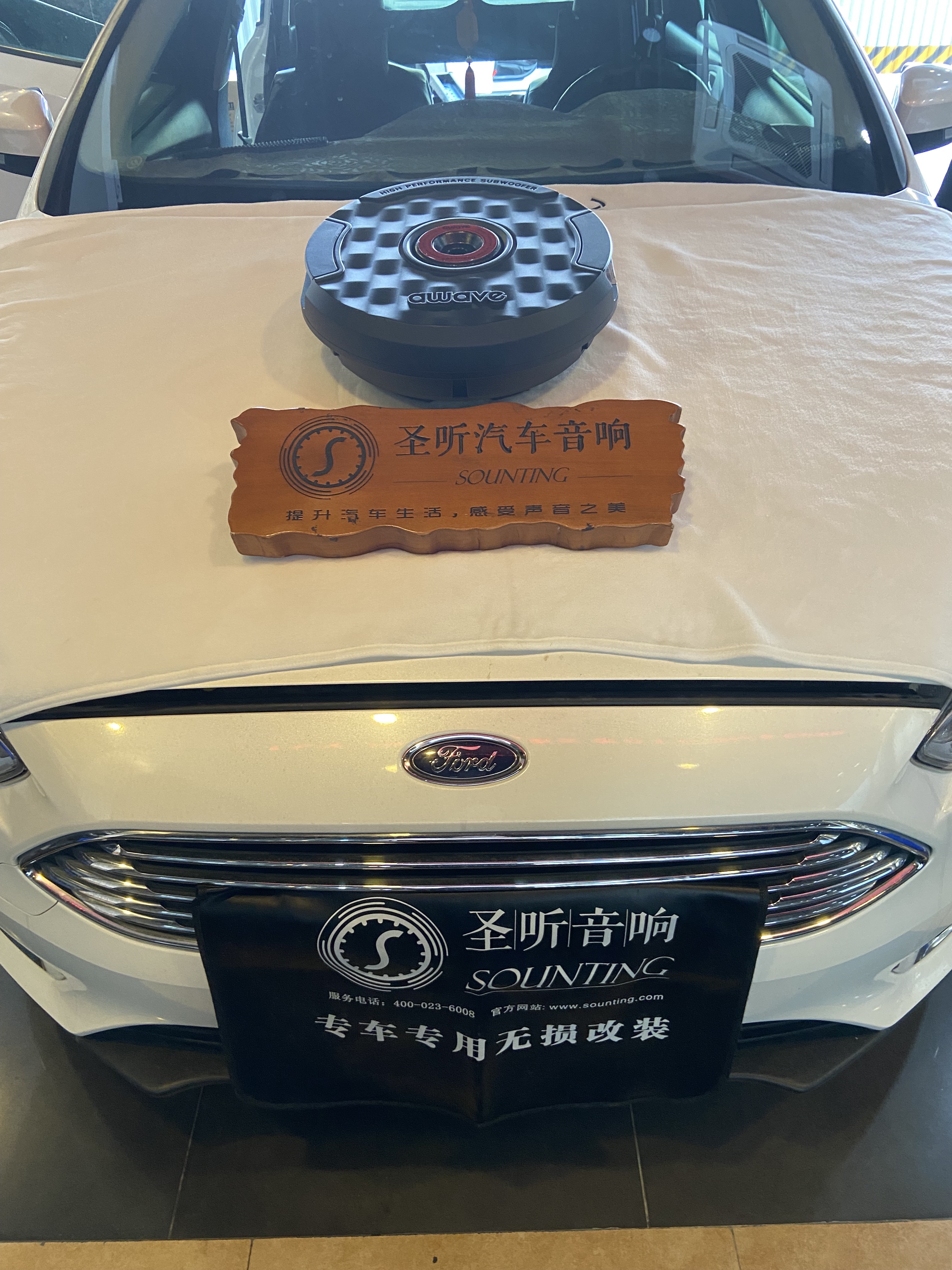 福特福克斯。
升级爱威备胎炮，嗨是不问酷热寒冬的。安排……