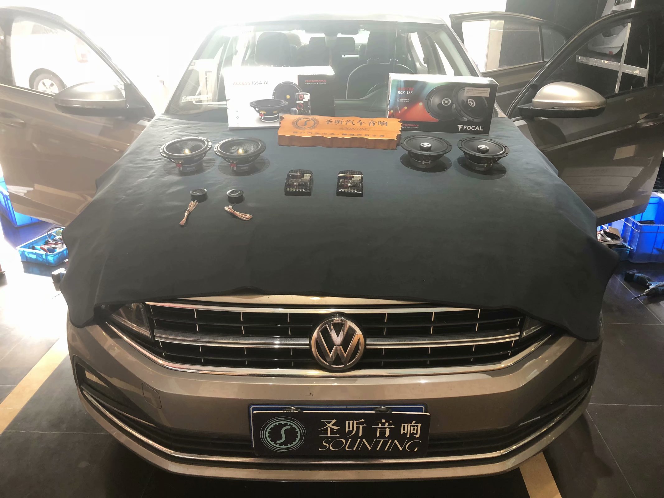 大众宝来初次升级体验，前声场劲浪165AGL套装喇叭，后声场劲浪同轴喇叭，四门双层隔音
